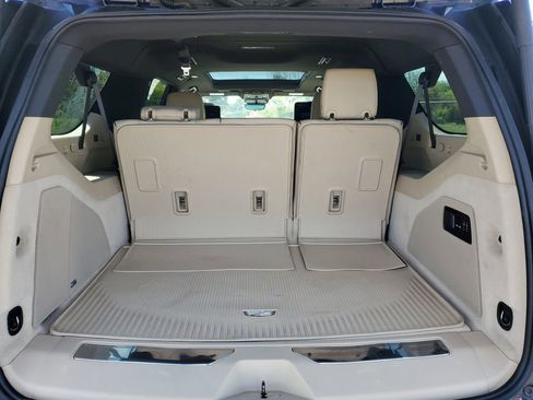 Used 2023 Cadillac Escalade ESV Premium Luxury w/ LPO, Radiant Package AWD/4WD image 30