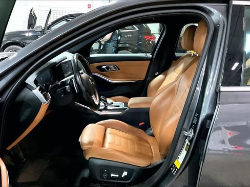 Used 2021 BMW 330i xDrive Sedan w/ Premium Package AWD/4WD image 9