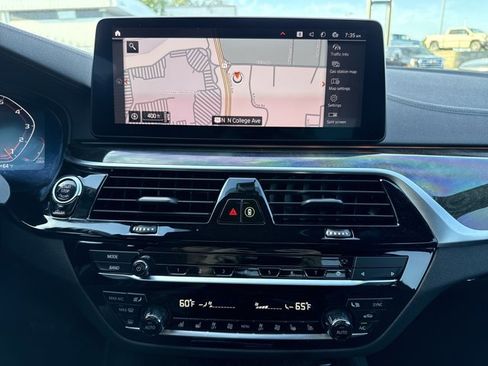 Used 2021 BMW M550i xDrive w/ Dynamic Handling Package AWD/4WD image 27