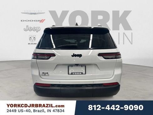Used 2025 Jeep Grand Cherokee L Altitude AWD/4WD image 4