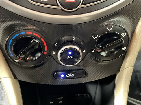 Used 2016 Hyundai Accent SE FWD image 22