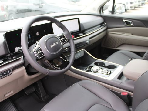 New 2026 Kia Carnival EX FWD image 27