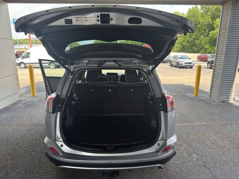 Used 2018 Toyota RAV4 Limited image 10