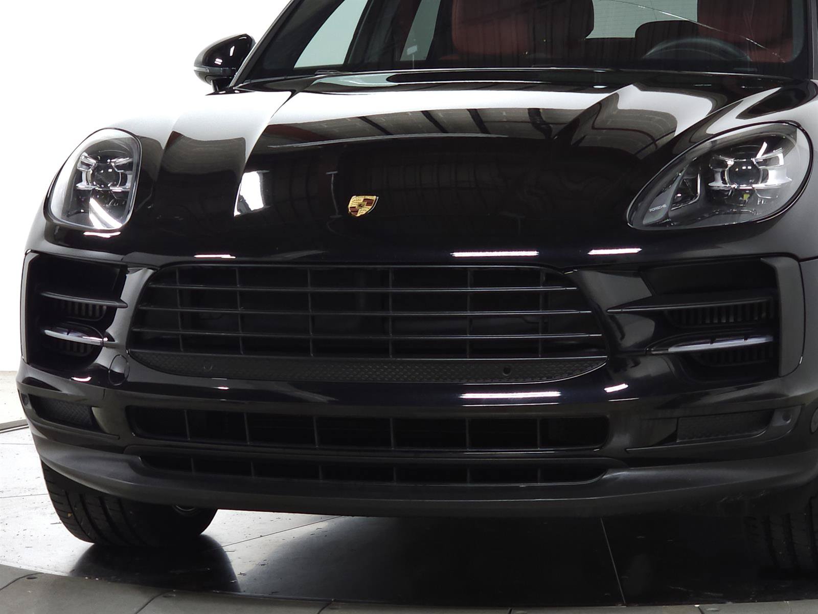 Used 2021 Porsche Macan S AWD/4WD image 3