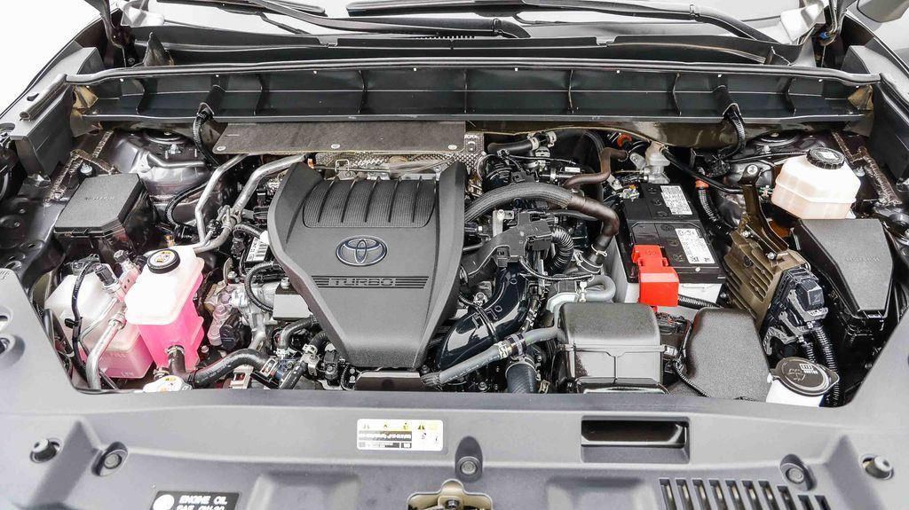 Used 2024 Toyota Highlander XLE AWD/4WD image 32