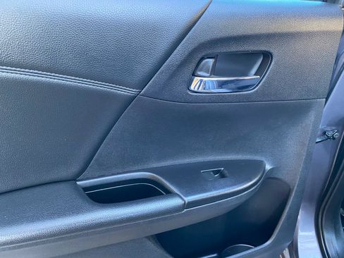 Used 2015 Honda Accord Sport image 25