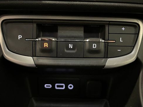 Used 2023 GMC Terrain SLE FWD image 30