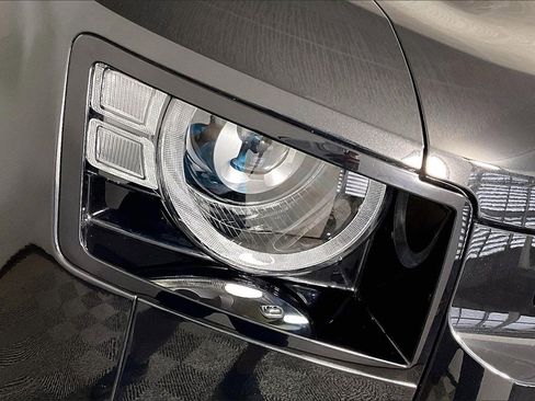 Used 2024 Land Rover Defender 110 V8 image 27