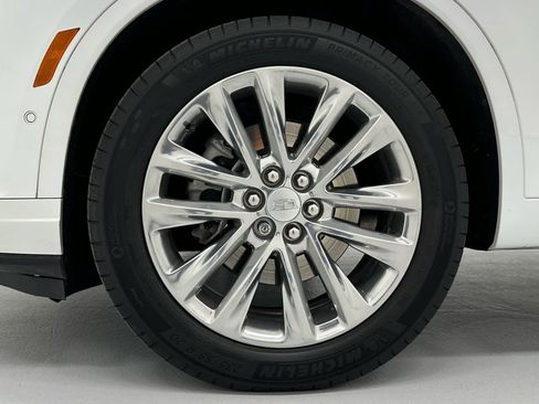 Used 2023 Cadillac XT6 Premium Luxury w/ Technology Package AWD/4WD image 9