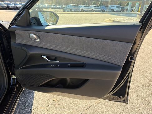 New 2026 Hyundai Elantra Limited image 14