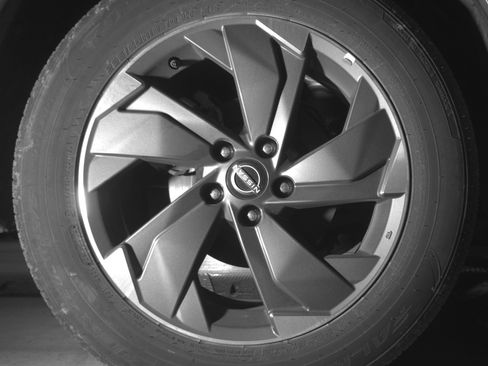 Used 2025 Nissan Rogue SV FWD image 15