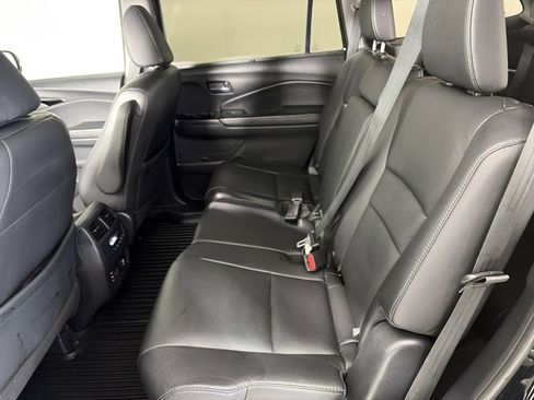 Used 2018 Honda Pilot Touring image 13
