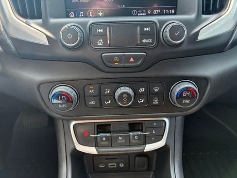 Used 2023 GMC Terrain SLT AWD/4WD image 24