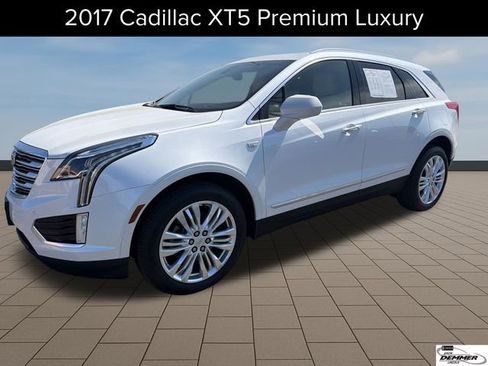 Used 2017 Cadillac XT5 Premium Luxury FWD image 1