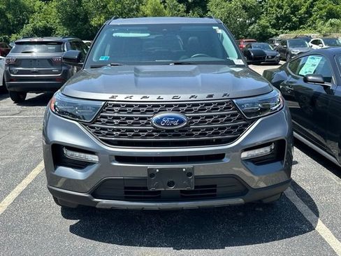 Used 2023 Ford Explorer XLT w/ Equipment Group 202A AWD/4WD image 2