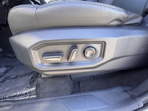 Used 2025 Toyota Tundra Limited image 18