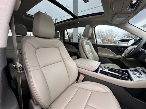 Certified 2023 Lincoln Aviator AWD w/ Premium Package image 35