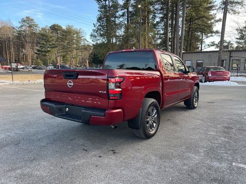 Certified 2025 Nissan Frontier SV image 5