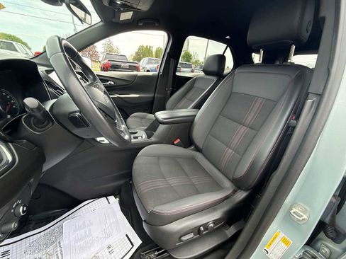 Certified 2022 Chevrolet Equinox RS w/ Infotainment Package FWD image 13