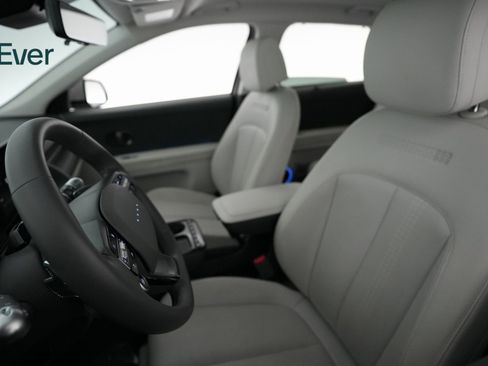 Used 2025 Hyundai Ioniq 5 Limited image 7