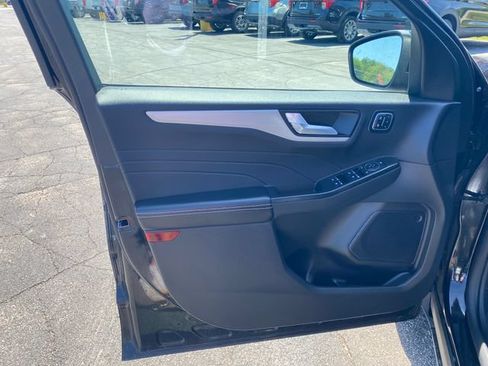 Used 2025 Ford Escape Platinum AWD/4WD image 13
