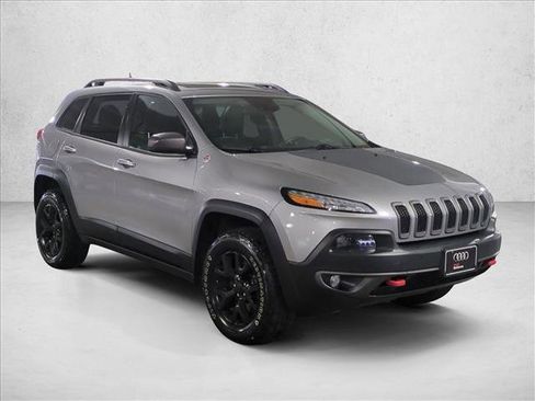 Used 2015 Jeep Cherokee Trailhawk w/ Comfort/Convenience Group image 3