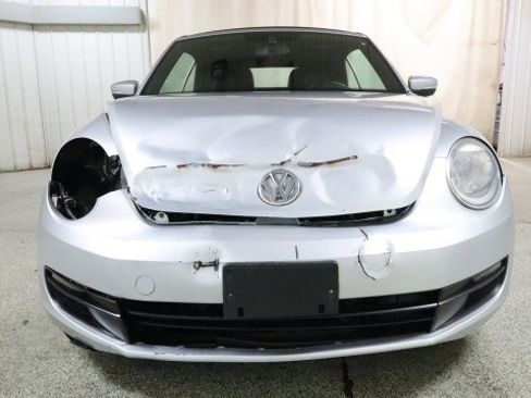 Used 2013 Volkswagen Beetle 2.5 image 7