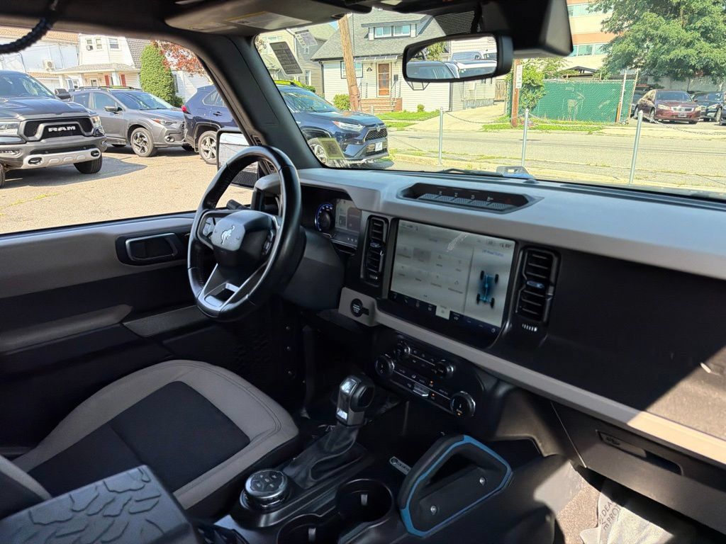 Used 2022 Ford Bronco Wildtrak AWD/4WD image 9