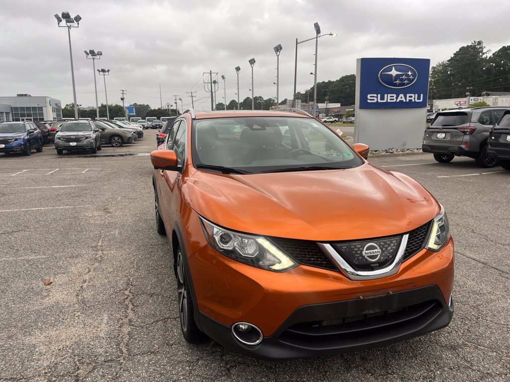 Used 2017 Nissan Rogue Sport SL w/ SL Premium Package AWD/4WD image 2