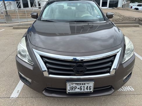 Used 2015 Nissan Altima 2.5 SL w/ Technology Package image 2