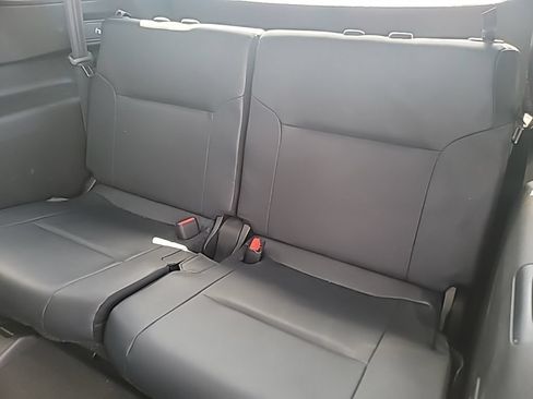 Used 2025 Mitsubishi Outlander AWD image 13