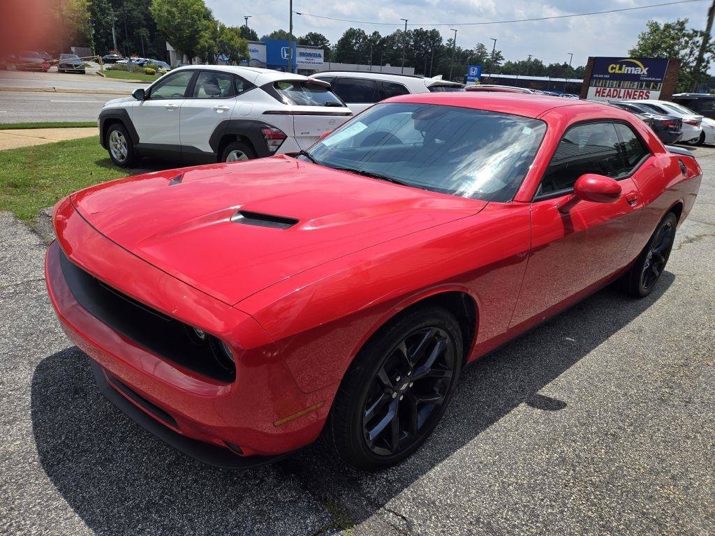 Used 2020 Dodge Challenger SXT w/ Blacktop Package RWD image 1