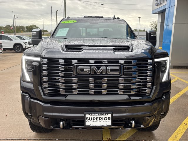 Used 2024 GMC Sierra 3500 Denali Ultimate AWD/4WD image 11