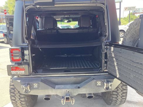 Used 2016 Jeep Wrangler Unlimited Sport w/ Quick Order Package 24S AWD/4WD image 9