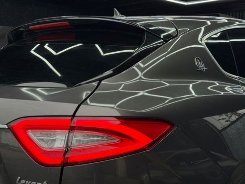 Used 2018 Maserati Levante image 18