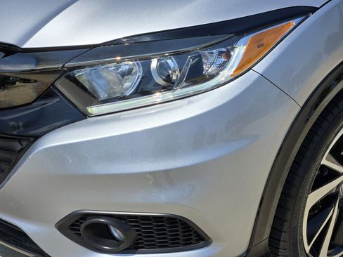 Used 2019 Honda HR-V Sport image 11