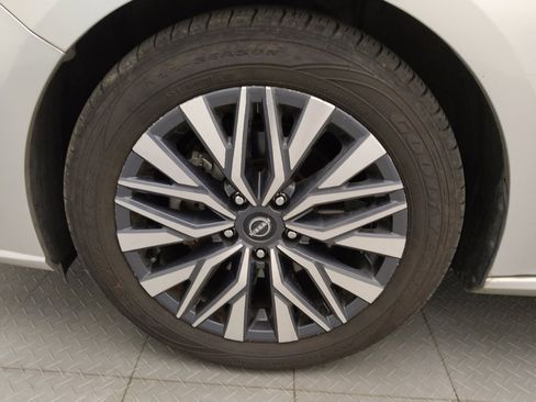 Used 2023 Nissan Altima 2.5 SV w/ SV Premium Package FWD image 31