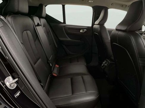 Used 2025 Volvo XC40 B5 Plus image 68