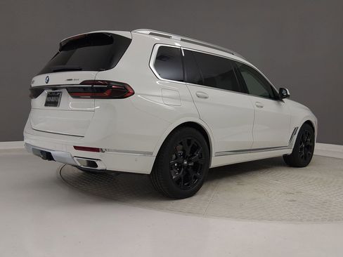 New 2026 BMW X7 xDrive40i w/ Climate Comfort Package image 7