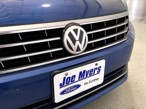 Used 2016 Volkswagen Passat 1.8T SE FWD image 7