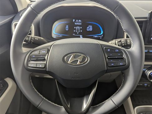 New 2025 Hyundai Venue Limited image 17
