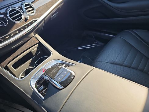 Used 2019 Mercedes-Benz S 560 4MATIC Sedan image 26