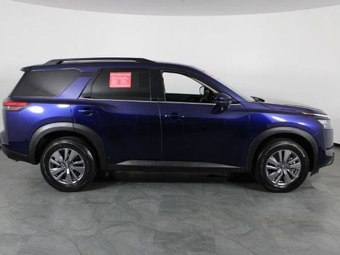 Certified 2025 Nissan Pathfinder SV FWD image 15