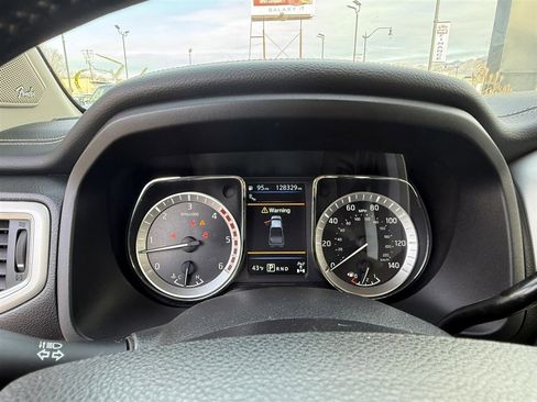 Used 2019 Nissan Titan PRO-4X w/ Pro-4x Convenience Package image 38