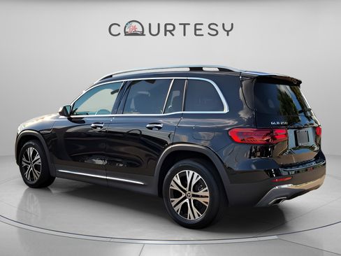 Used 2024 Mercedes-Benz GLB 250 w/ Driver Assistance Package image 3