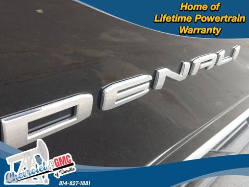 Used 2021 GMC Yukon Denali image 9