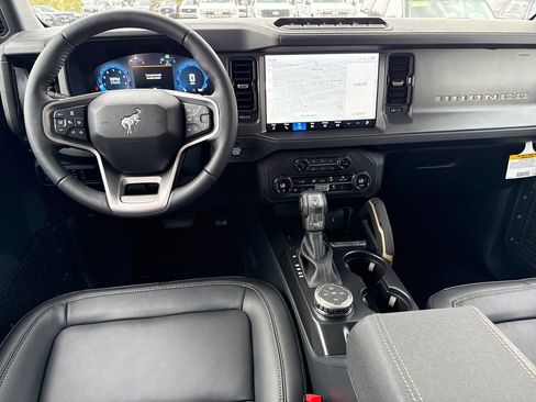 New 2025 Ford Bronco Badlands image 5