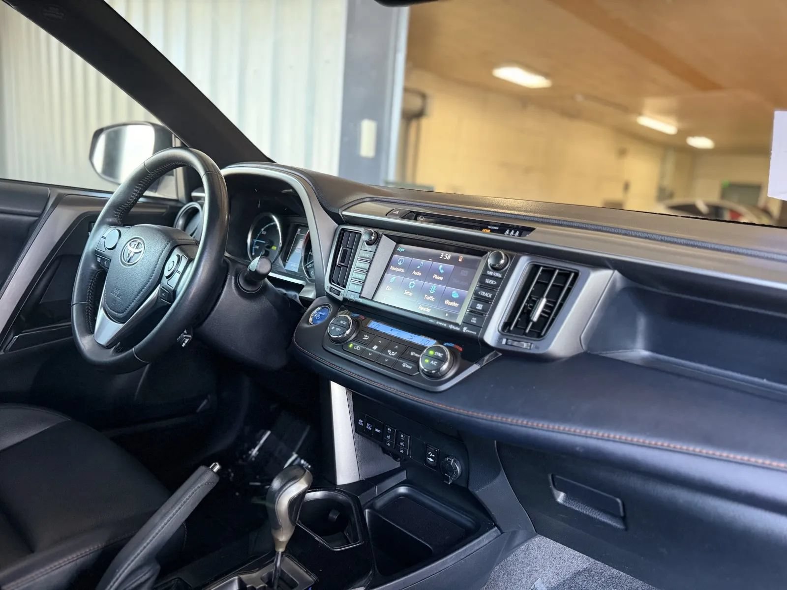 Used 2018 Toyota RAV4 SE w/ Advanced Technology Package AWD/4WD image 21
