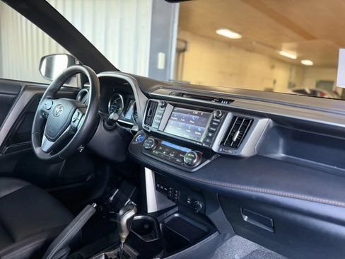 Used 2018 Toyota RAV4 SE w/ Advanced Technology Package AWD/4WD image 21
