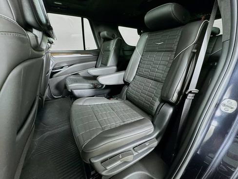 Used 2025 Cadillac Escalade Sport Platinum w/ LPO, Floor Liner Package AWD/4WD image 24